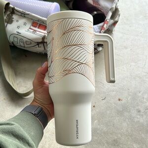 Hydrapeak Voyager Artisan Collection Tumbler -Gold Leaf 40oz brand new in box